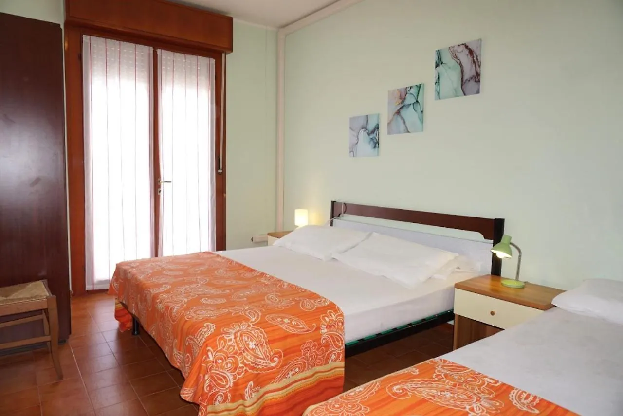 Central Flat, 130M From The Beach With Shared Pool Porto Santa Margherita di Caorle Italy