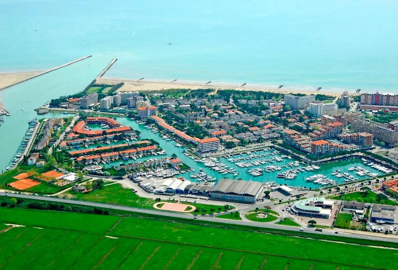 Central Flat, 130M From The Beach With Shared Pool Porto Santa Margherita di Caorle Apartment