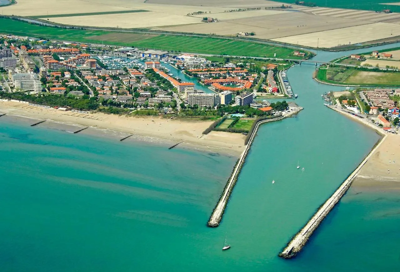 Central Flat, 130M From The Beach With Shared Pool Porto Santa Margherita di Caorle
