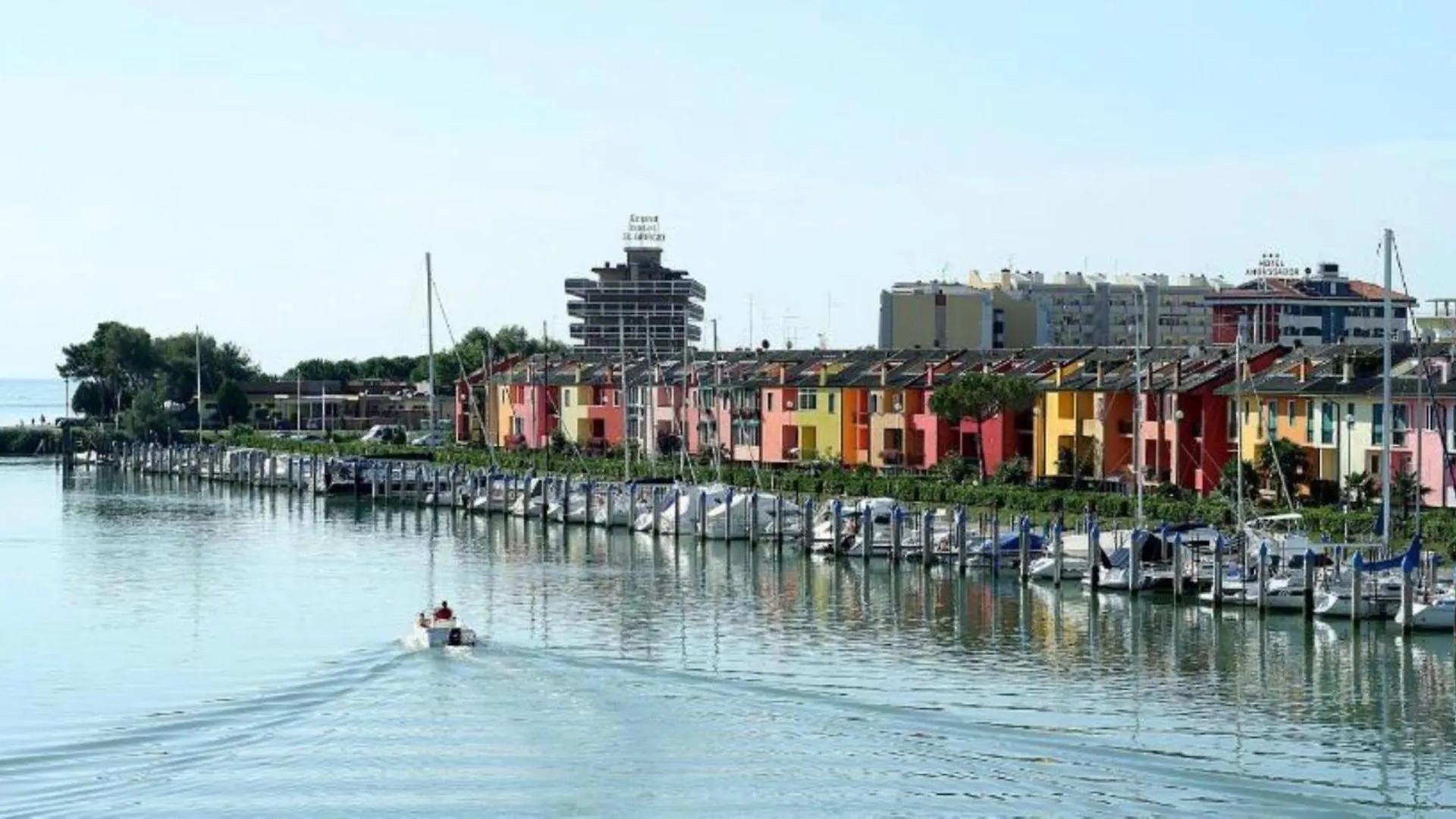 Central Flat, 130M From The Beach With Shared Pool Porto Santa Margherita di Caorle