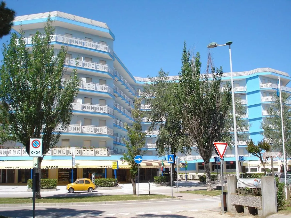 Central Flat, 130M From The Beach With Shared Pool Porto Santa Margherita di Caorle